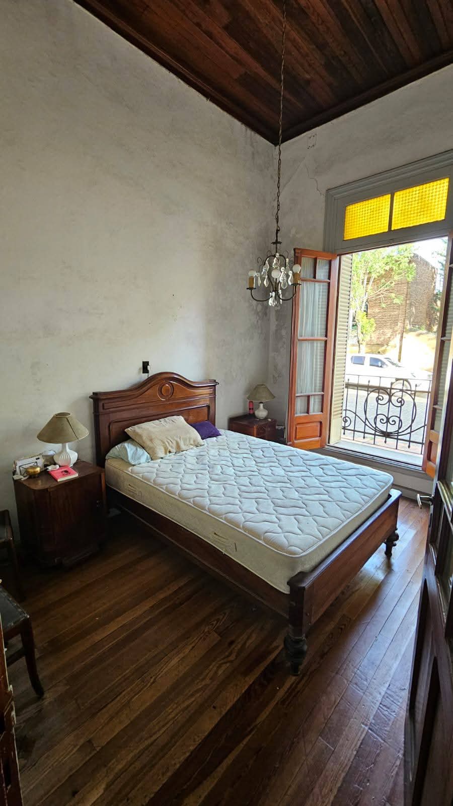 CASA CÉNTRICA CORTE ANTIGUO (MUY BUEN ESTADO) 🏡