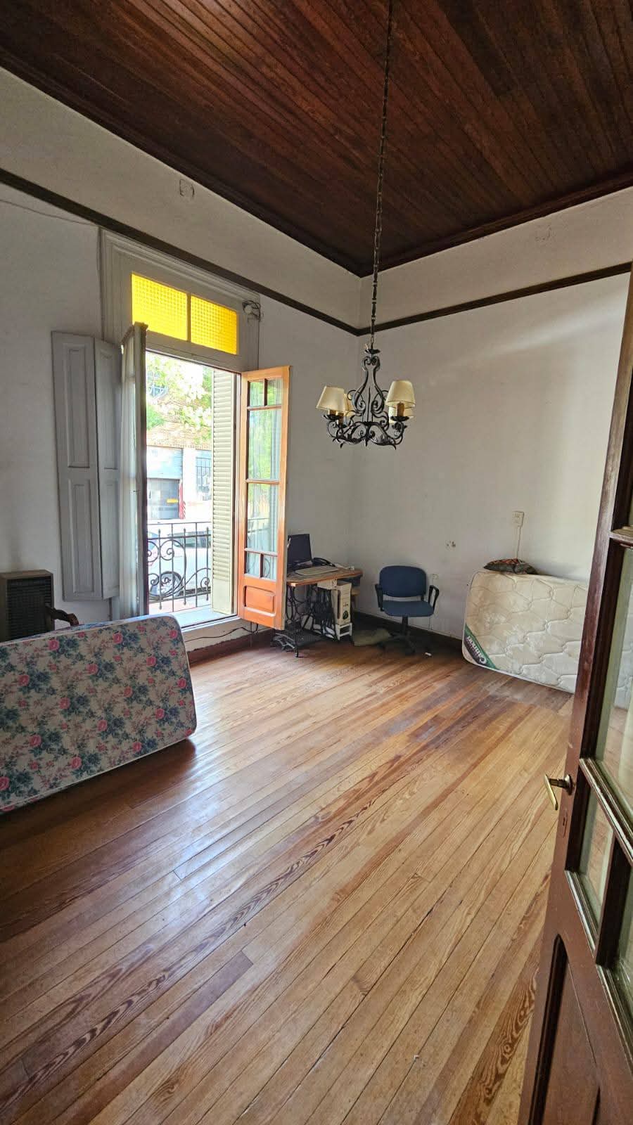 CASA CÉNTRICA CORTE ANTIGUO (MUY BUEN ESTADO) 🏡