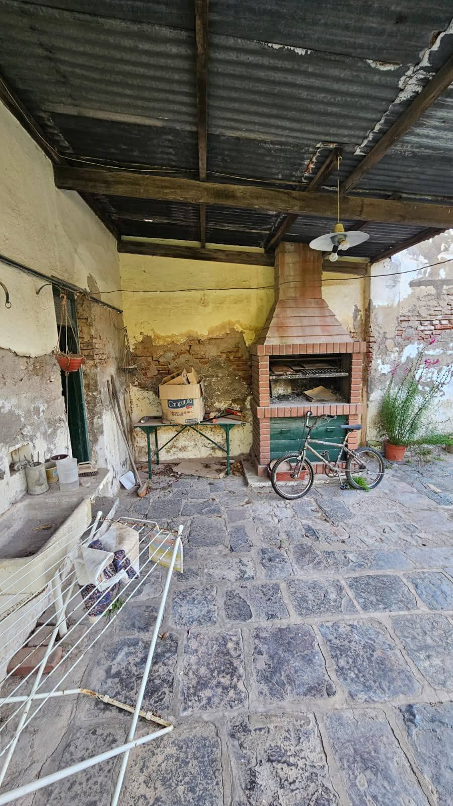 CASA CÉNTRICA CORTE ANTIGUO (MUY BUEN ESTADO) 🏡