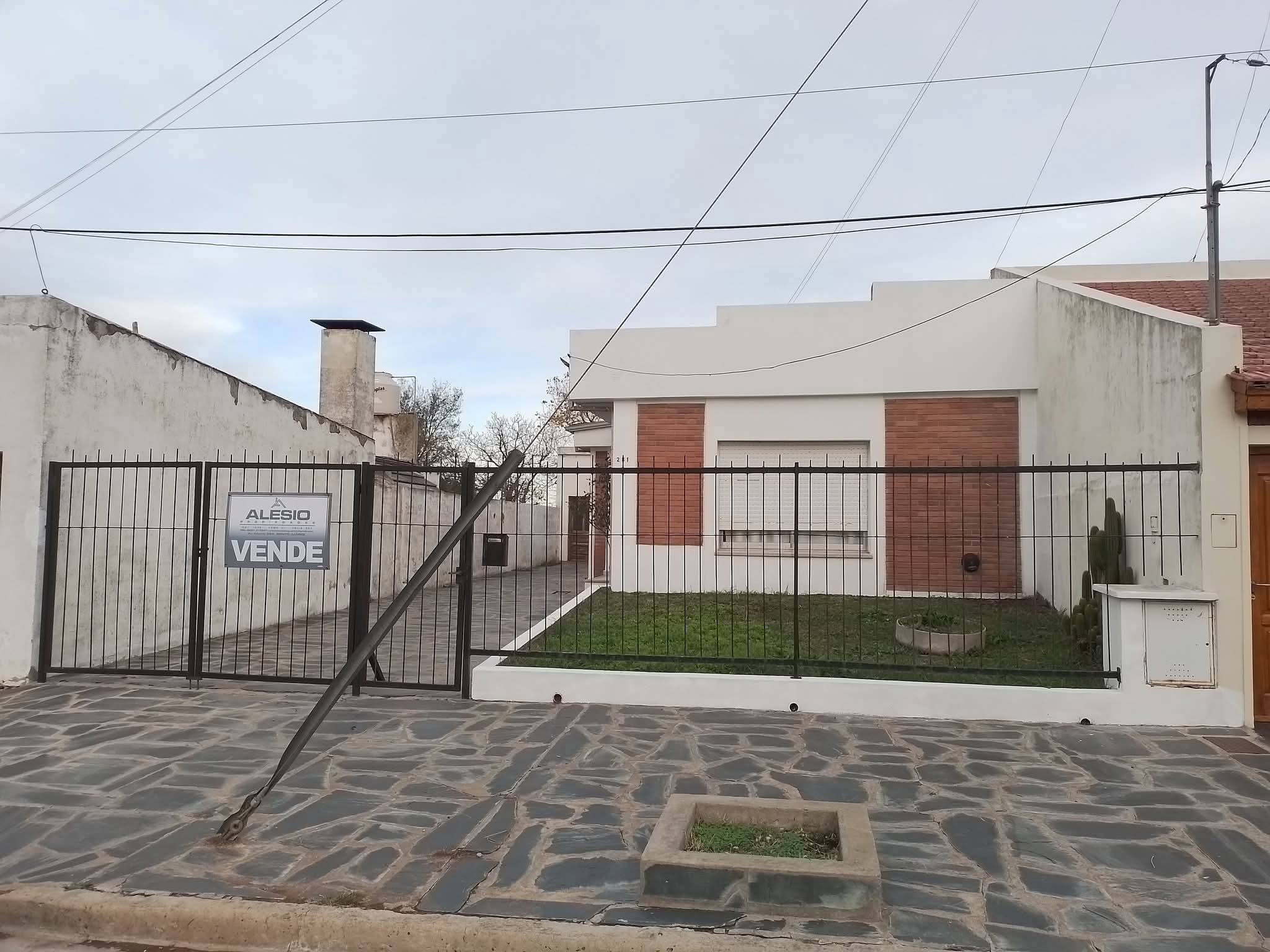 CASA EN MUY BUEN ESTADO 🏡